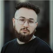 ¿Necesitas apoyo en tus proyectos para la escuela de diseño? ¿O aprender a utilizar la suite de Adobe?